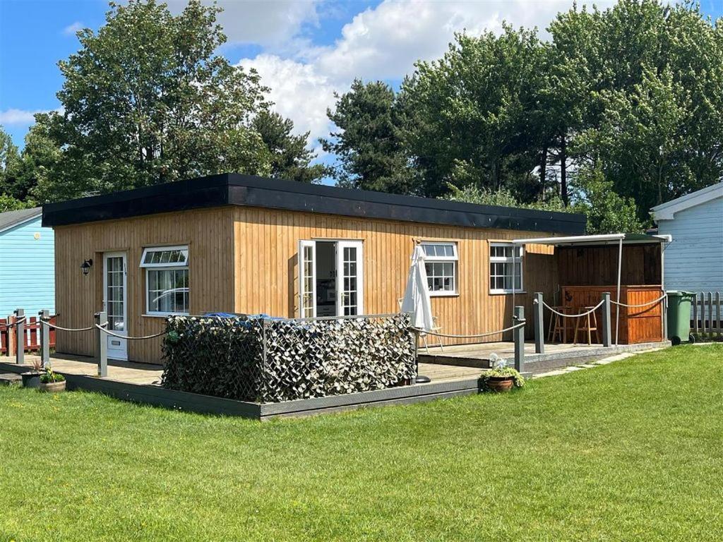 The Chalet By Hip Haus Humberston Exteriör bild